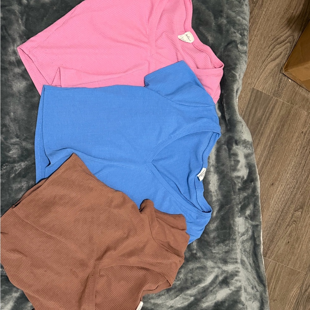 Three-Ribbed Knit Crop Tops in Pink, Blue, and Brown